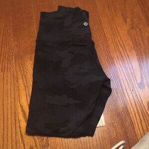 Black and grey lulu lemon camo leggings size 6